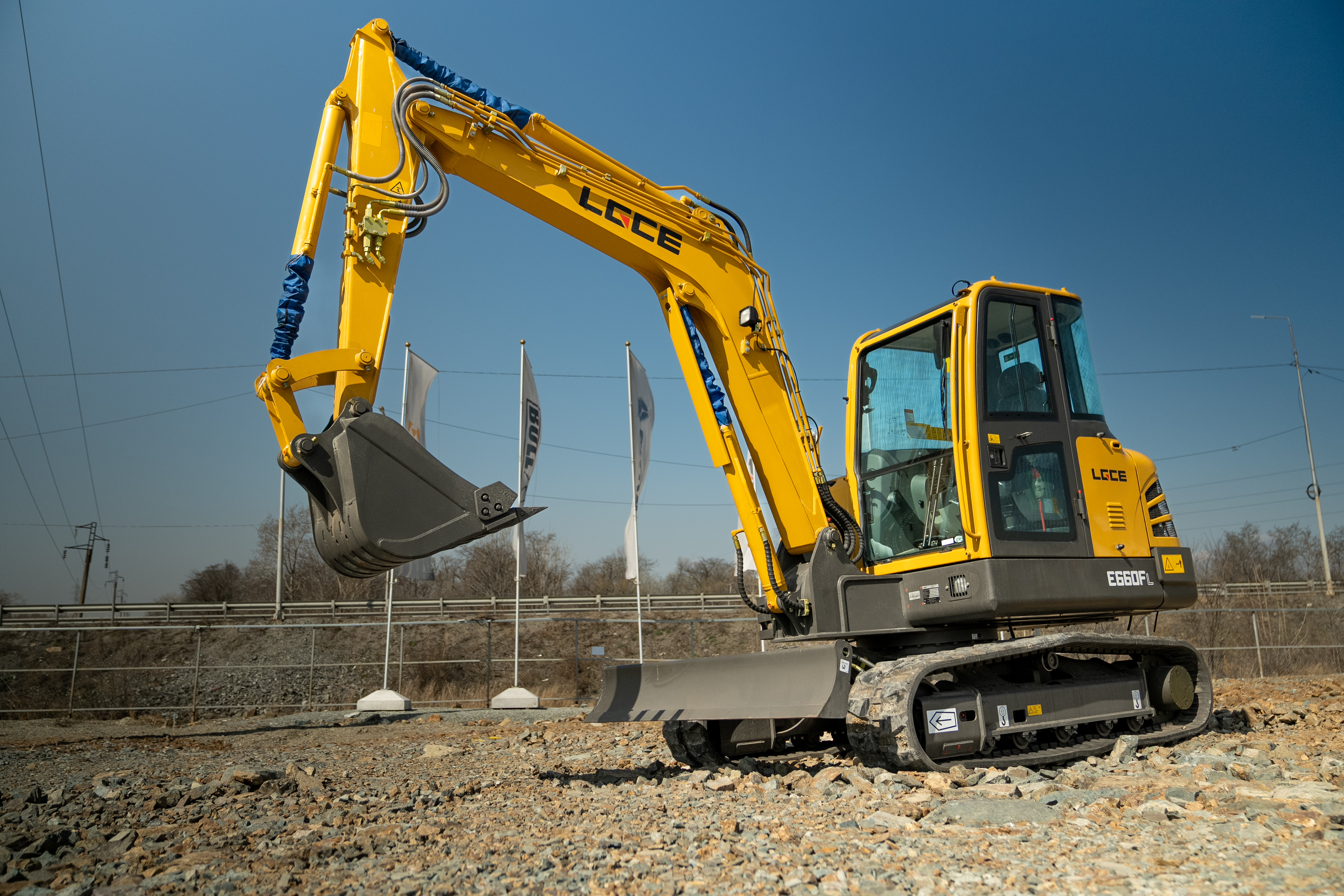 Экскаватор гусеничный LGCE E660FL (Резиновая гусеница, Двухпоточная гидролиния (X3))