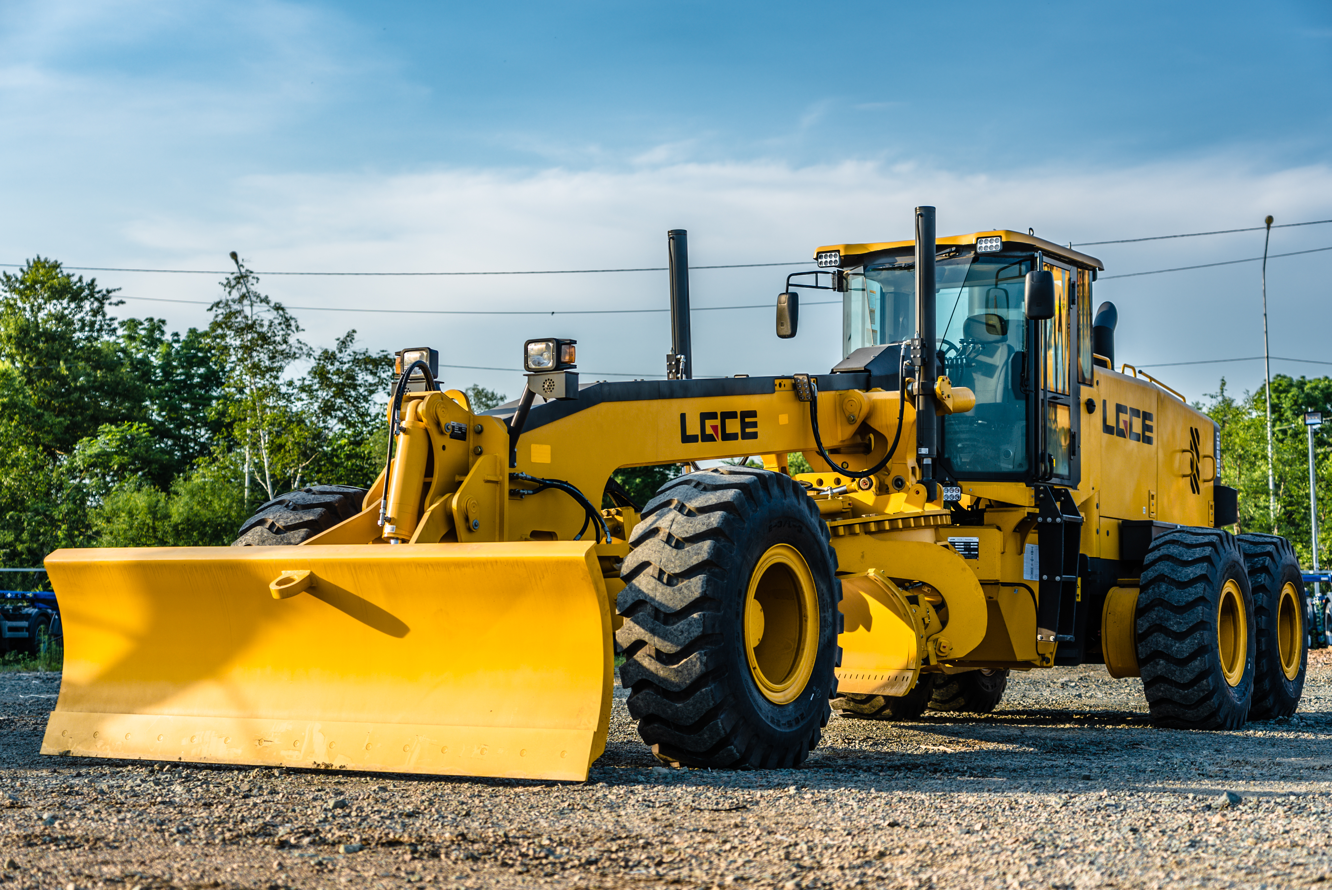Автогрейдер LGCE G9290 (передний отвал, средний отвал, рыхлитель)