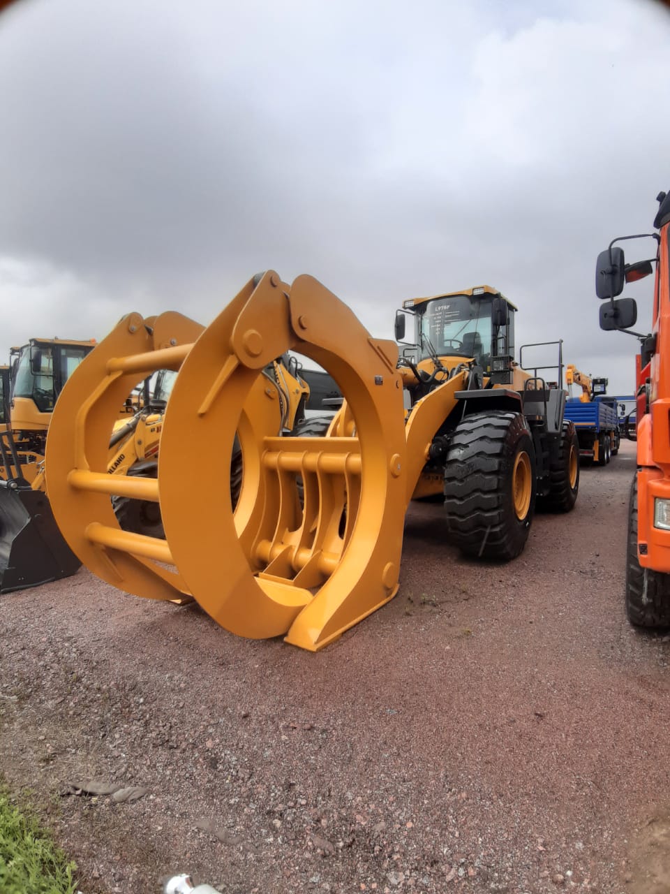 Погрузчик фронтальный LGCE L975F (бревнозахват, доп. линия, ROPS&FOPS)