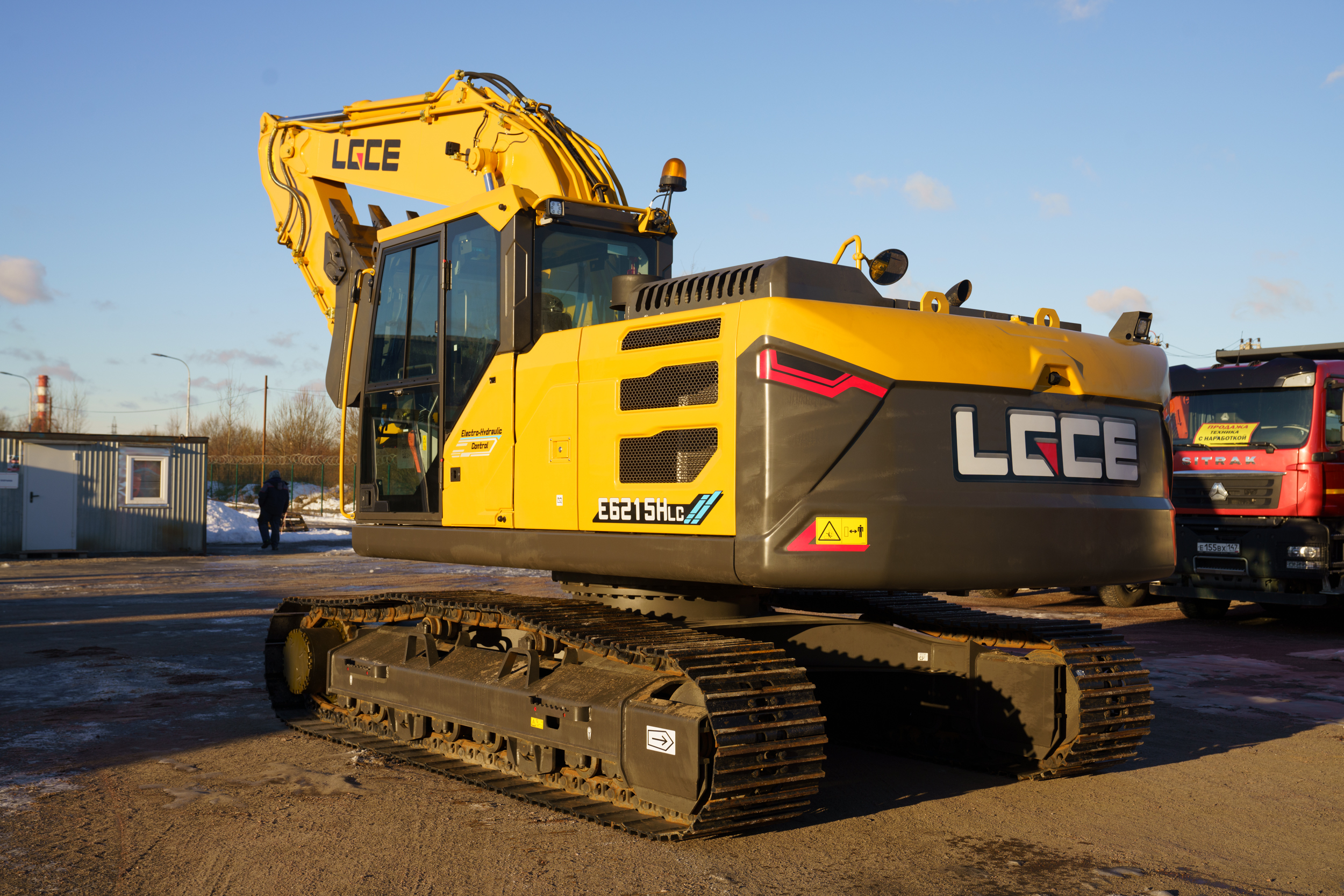 Экскаватор гусеничный LGCE E6215HLC (Однопоточная гидролиния)