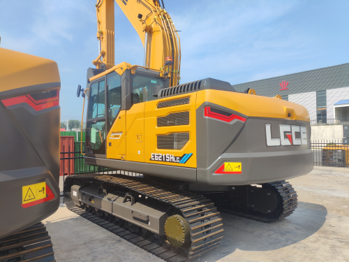 Экскаватор гусеничный LGCE E6215HLC (Однопоточная гидролиния) Экскаватор гусеничный LGCE E6215HLC (Однопоточная гидролиния)