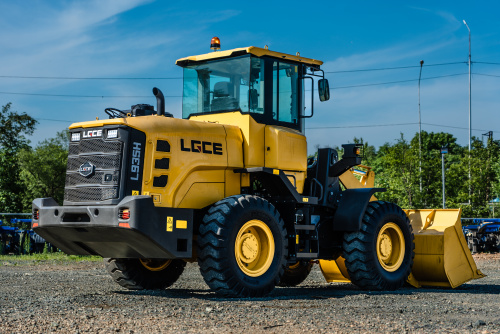 Погрузчик фронтальный LGCE L935H (ковш 2,1 м стандартный, доп. линия) Погрузчик фронтальный LGCE L935H (ковш 2,1 м стандартный, доп. линия)