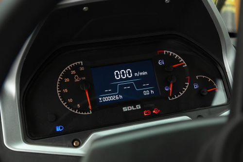 Погрузчик фронтальный LGCE L918H (ковш 0,9 м челюстной, доп. линия) Погрузчик фронтальный LGCE L918H (ковш 0,9 м челюстной, доп. линия)