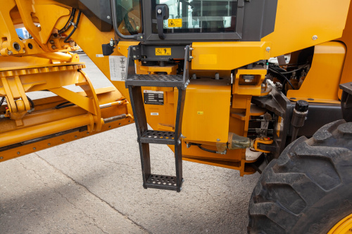 Автогрейдер LGCE G9165F (передний отвал, средний отвал) Автогрейдер LGCE G9165F (передний отвал, средний отвал)