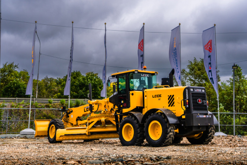 Автогрейдер LGCE G9220F AWD (полный привод, передний отвал, средний отвал) Автогрейдер LGCE G9220F AWD (полный привод, передний отвал, средний отвал)