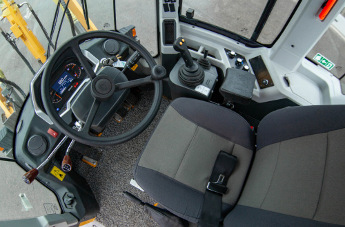 Погрузчик фронтальный LGCE L918H (ковш 0,9 м челюстной, доп. линия) Погрузчик фронтальный LGCE L918H (ковш 0,9 м челюстной, доп. линия)