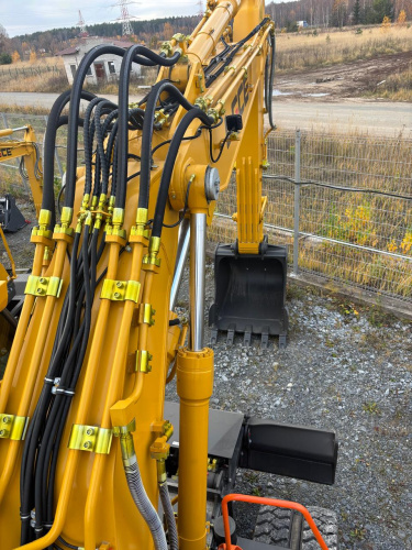 Экскаватор колесный LGCE E7220H (Двухпоточная гидролиния (X3)) Экскаватор колесный LGCE E7220H (Двухпоточная гидролиния (X3))