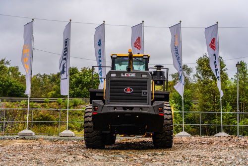 Погрузчик фронтальный LGCE L975F (ковш 4,5 м стандартный, ROPS&FOPS) Погрузчик фронтальный LGCE L975F (ковш 4,5 м стандартный, ROPS&FOPS)