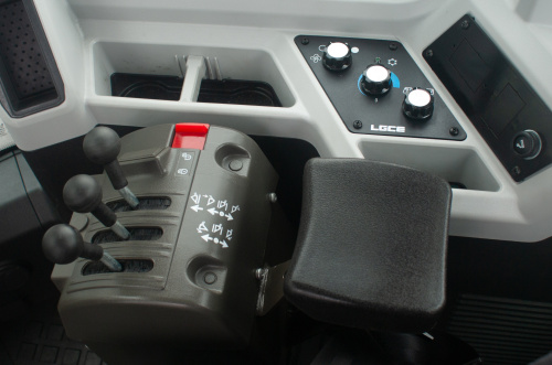 Погрузчик фронтальный LGCE L935H (ковш 2,1 м стандартный, доп. линия) Погрузчик фронтальный LGCE L935H (ковш 2,1 м стандартный, доп. линия)