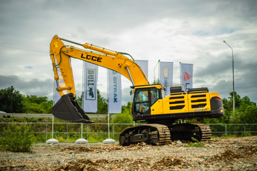 Экскаватор гусеничный LGCE E6650FEH Экскаватор гусеничный LGCE E6650FEH