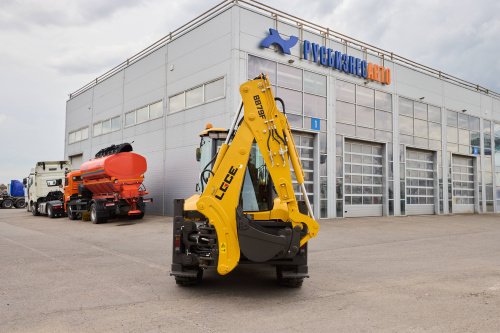 Экскаватор-погрузчик LGCE B879F (дополнительная 3X гидролиния, БСМ, RideControl) Экскаватор-погрузчик LGCE B879F (дополнительная 3X гидролиния, БСМ, RideControl)