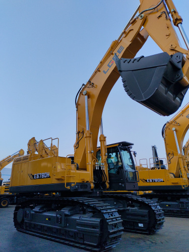 Экскаватор гусеничный LGCE E6780H (Однопоточная гидролиния) Экскаватор гусеничный LGCE E6780H (Однопоточная гидролиния)