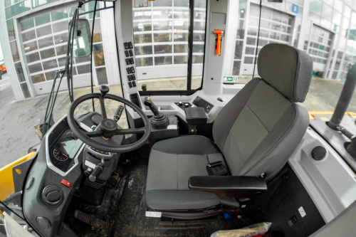 Погрузчик фронтальный LGCE L946H (ковш 2,3 м стандартный, доп. линия, быстросъем) Погрузчик фронтальный LGCE L946H (ковш 2,3 м стандартный, доп. линия, быстросъем)