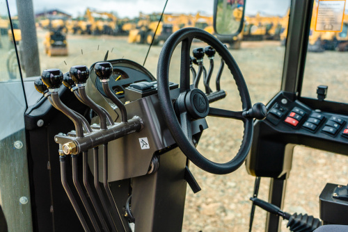 Автогрейдер LGCE G9220F AWD (полный привод, передний отвал, средний отвал) Автогрейдер LGCE G9220F AWD (полный привод, передний отвал, средний отвал)