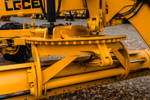 Автогрейдер LGCE G9220F AWD (полный привод, передний отвал, средний отвал) Автогрейдер LGCE G9220F AWD (полный привод, передний отвал, средний отвал)