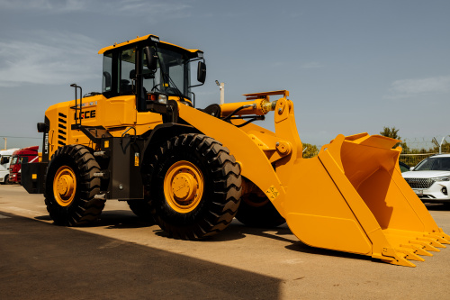 Погрузчик фронтальный LGCE L953H (ковш 3,0 м стандартный, доп. линия) Погрузчик фронтальный LGCE L953H (ковш 3,0 м стандартный, доп. линия)