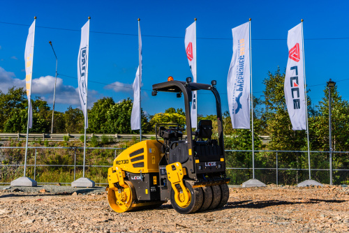 Каток дорожный LGCE RC730 (комбинированный, полный привод) Каток дорожный LGCE RC730 (комбинированный, полный привод)