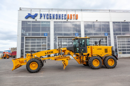 Автогрейдер LGCE G9165F (передний отвал, средний отвал) Автогрейдер LGCE G9165F (передний отвал, средний отвал)