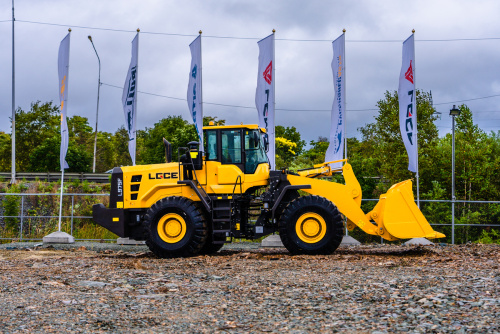 Погрузчик фронтальный LGCE L975F (ковш 4,5 м стандартный, ROPS&FOPS) Погрузчик фронтальный LGCE L975F (ковш 4,5 м стандартный, ROPS&FOPS)