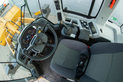 Погрузчик фронтальный LGCE L936H (ковш 2,5 м для легких материалов) Погрузчик фронтальный LGCE L936H (ковш 2,5 м для легких материалов)