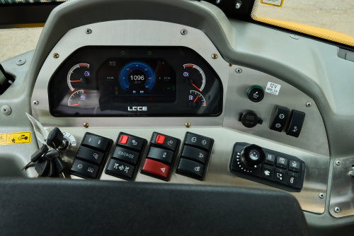 Экскаватор-погрузчик LGCE B879F (дополнительная 3X гидролиния, БСМ, RideControl) Экскаватор-погрузчик LGCE B879F (дополнительная 3X гидролиния, БСМ, RideControl)