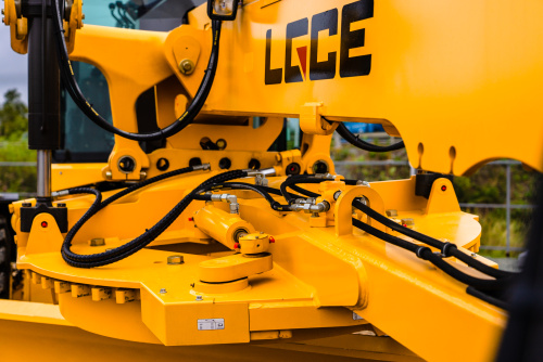 Автогрейдер LGCE G9220F AWD (АПН, полный привод, передний отвал, средний отвал) Автогрейдер LGCE G9220F AWD (АПН, полный привод, передний отвал, средний отвал)