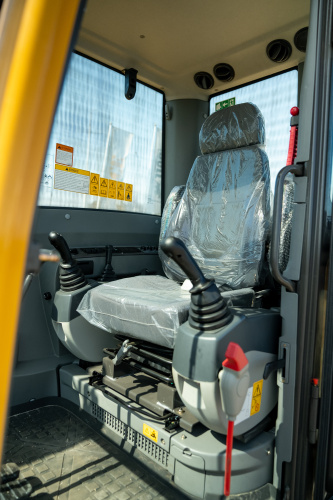 Экскаватор гусеничный LGCE E660FL (Резиновая гусеница, Двухпоточная гидролиния (X3)) Экскаватор гусеничный LGCE E660FL (Резиновая гусеница, Двухпоточная гидролиния (X3))