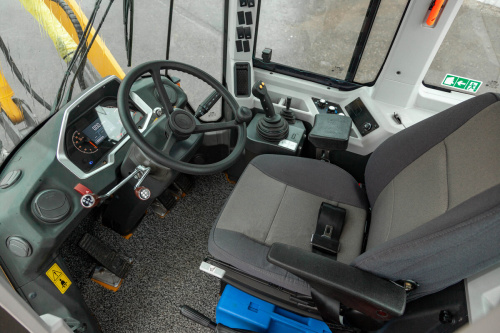 Погрузчик фронтальный LGCE L918H (ковш 0,9 м челюстной, доп. линия) Погрузчик фронтальный LGCE L918H (ковш 0,9 м челюстной, доп. линия)