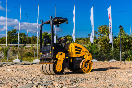 Каток дорожный LGCE RC730 (комбинированный, полный привод) Каток дорожный LGCE RC730 (комбинированный, полный привод)