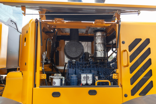 Автогрейдер LGCE G9138F (передний отвал, средний отвал) Автогрейдер LGCE G9138F (передний отвал, средний отвал)