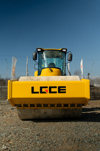 Каток грунтовый LGCE RS7220H (полный привод) Каток грунтовый LGCE RS7220H (полный привод)