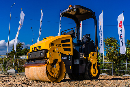 Каток дорожный LGCE RC730 (комбинированный, полный привод) Каток дорожный LGCE RC730 (комбинированный, полный привод)