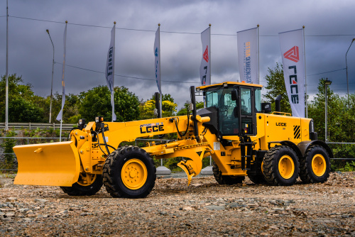 Автогрейдер LGCE G9220F AWD (АПН, полный привод, передний отвал, средний отвал) Автогрейдер LGCE G9220F AWD (АПН, полный привод, передний отвал, средний отвал)