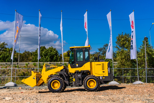 Погрузчик фронтальный LGCE LG918 (ковш 0,9 м челюстной, доп. линия) Погрузчик фронтальный LGCE LG918 (ковш 0,9 м челюстной, доп. линия)