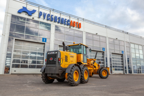 Автогрейдер LGCE G9165F (передний отвал, средний отвал) Автогрейдер LGCE G9165F (передний отвал, средний отвал)