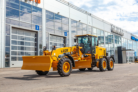 Автогрейдер LGCE G9138F (передний отвал, средний отвал) Автогрейдер LGCE G9138F (передний отвал, средний отвал)