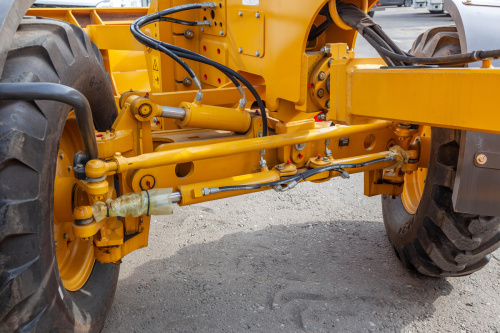 Автогрейдер LGCE G9165F (передний отвал, средний отвал) Автогрейдер LGCE G9165F (передний отвал, средний отвал)