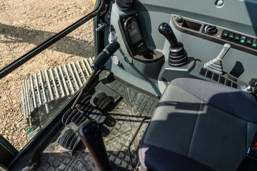 Экскаватор гусеничный LGCE E690F Экскаватор гусеничный LGCE E690F