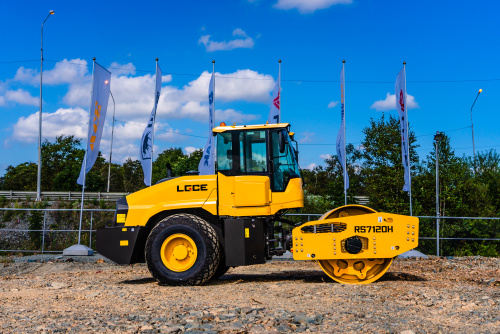 Каток грунтовый LGCE RS7120H (полный привод) Каток грунтовый LGCE RS7120H (полный привод)