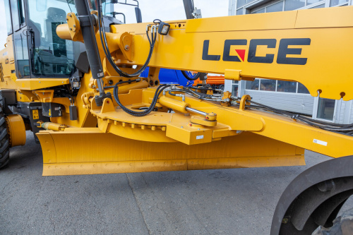 Автогрейдер LGCE G9165F (передний отвал, средний отвал) Автогрейдер LGCE G9165F (передний отвал, средний отвал)