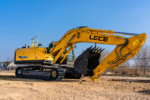 Экскаватор гусеничный LGCE E6415H (Однопоточная гидролиния, Ковш 2,2м3) Экскаватор гусеничный LGCE E6415H (Однопоточная гидролиния, Ковш 2,2м3)