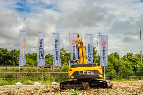 Экскаватор гусеничный LGCE E6300F Экскаватор гусеничный LGCE E6300F