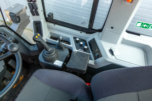 Погрузчик фронтальный LGCE L936H (ковш 2,3 м стандартный, доп. линия) Погрузчик фронтальный LGCE L936H (ковш 2,3 м стандартный, доп. линия)