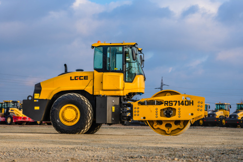 Каток грунтовый LGCE RS7140H (полный привод) Каток грунтовый LGCE RS7140H (полный привод)