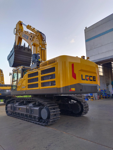 Экскаватор гусеничный LGCE E6730H (Однопоточная гидролиния)) Экскаватор гусеничный LGCE E6730H (Однопоточная гидролиния))