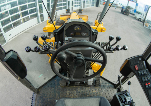 Автогрейдер LGCE G9165F (передний отвал, средний отвал) Автогрейдер LGCE G9165F (передний отвал, средний отвал)