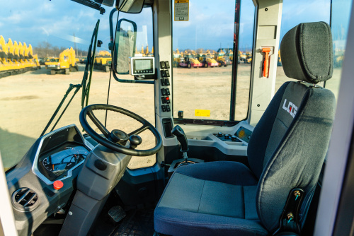 Каток грунтовый LGCE RS7140H (полный привод) Каток грунтовый LGCE RS7140H (полный привод)