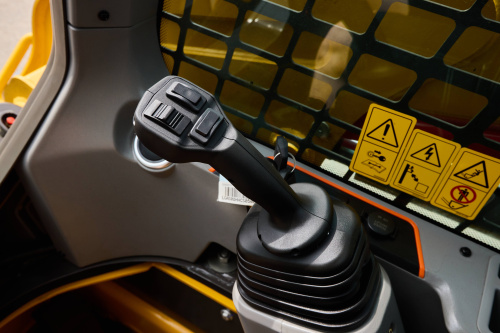 Мини-погрузчик LGCE SR800H Мини-погрузчик LGCE SR800H