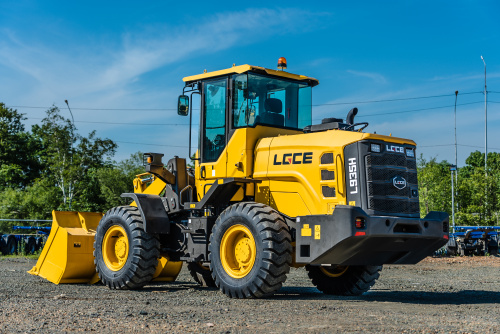 Погрузчик фронтальный LGCE L935H (ковш 2,1 м стандартный, доп. линия) Погрузчик фронтальный LGCE L935H (ковш 2,1 м стандартный, доп. линия)