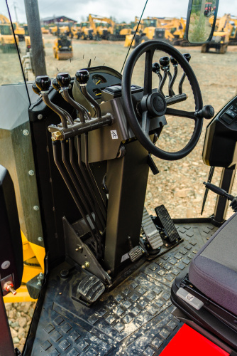 Автогрейдер LGCE G9220F AWD (АПН, полный привод, передний отвал, средний отвал) Автогрейдер LGCE G9220F AWD (АПН, полный привод, передний отвал, средний отвал)